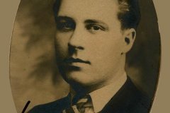 Lester Holmes